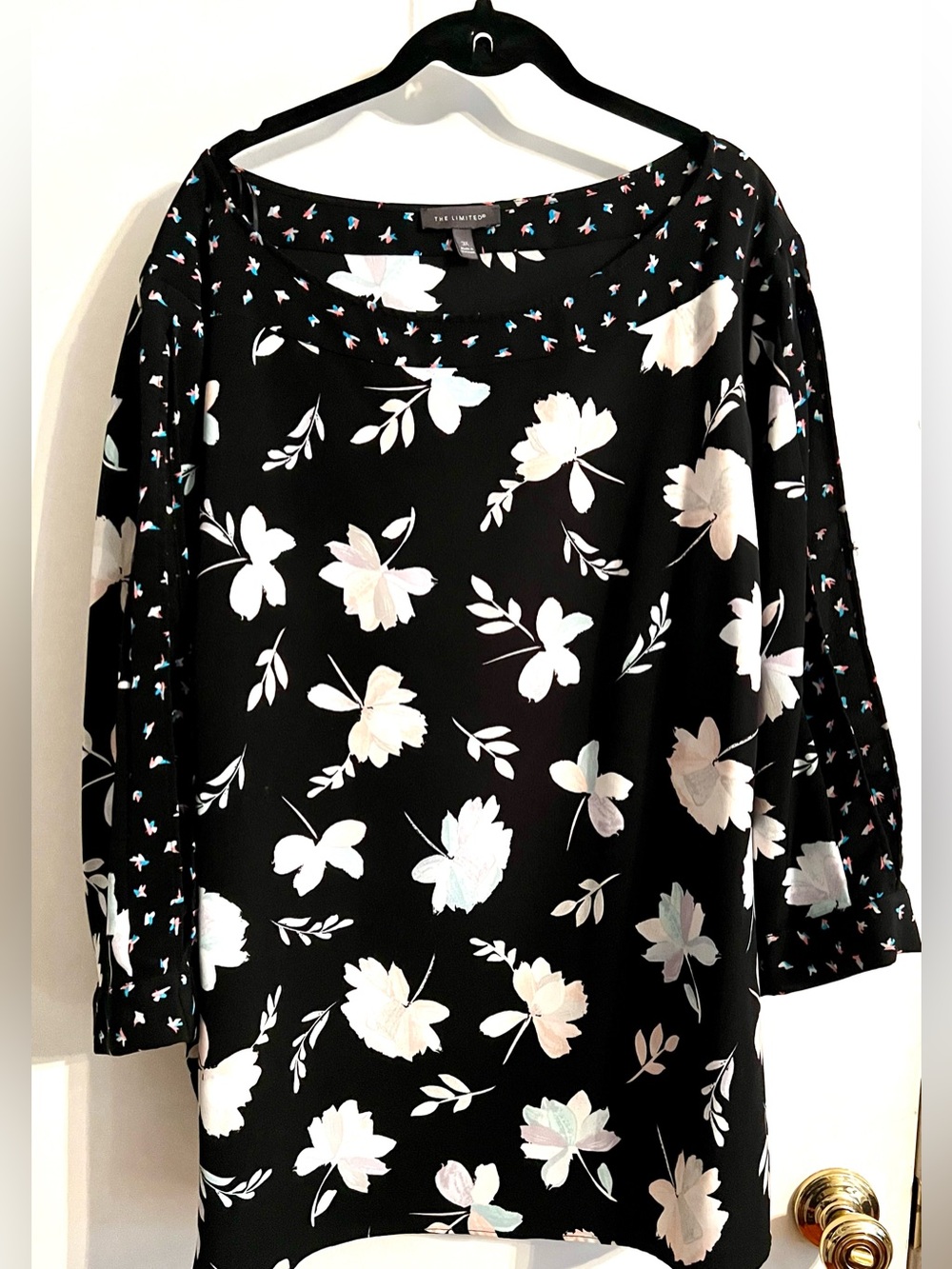 The Limited Black Floral Boatneck Tunic with 3/4 Length Split Sleeves-Size 3X